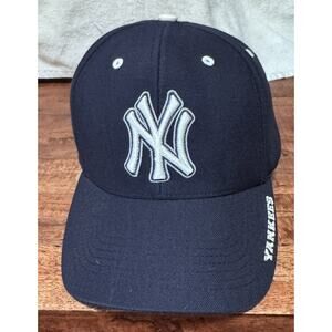 New York Yankees Blue Hat Cap Twins Enterprise Strap Back Spell Out on Visor